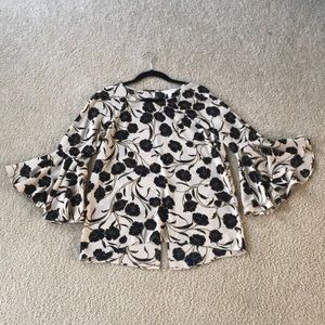 Peek-a-boo back Floral Bell Sleeved Top